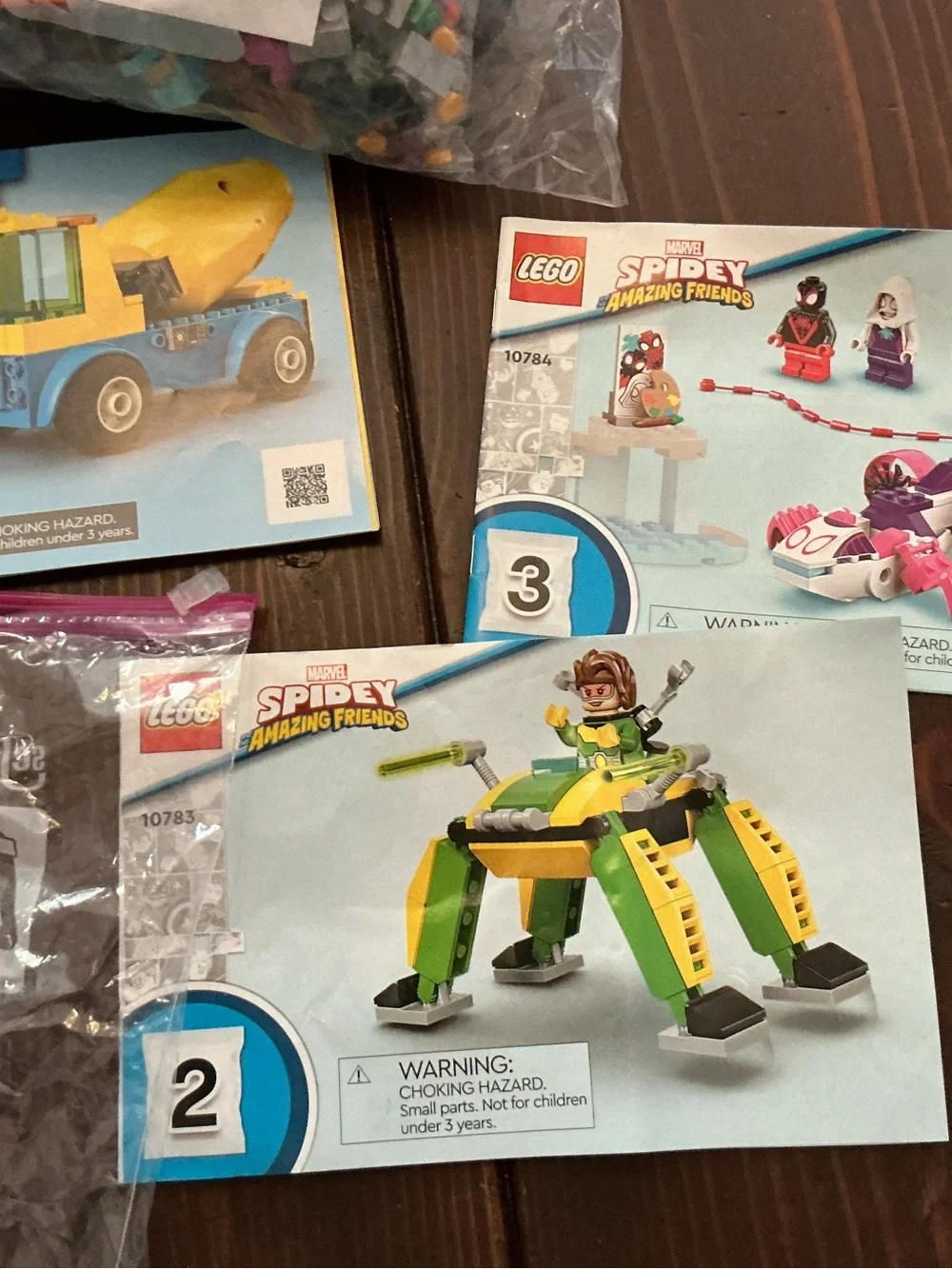 Tons of Legos ! - Picture 9 of 16